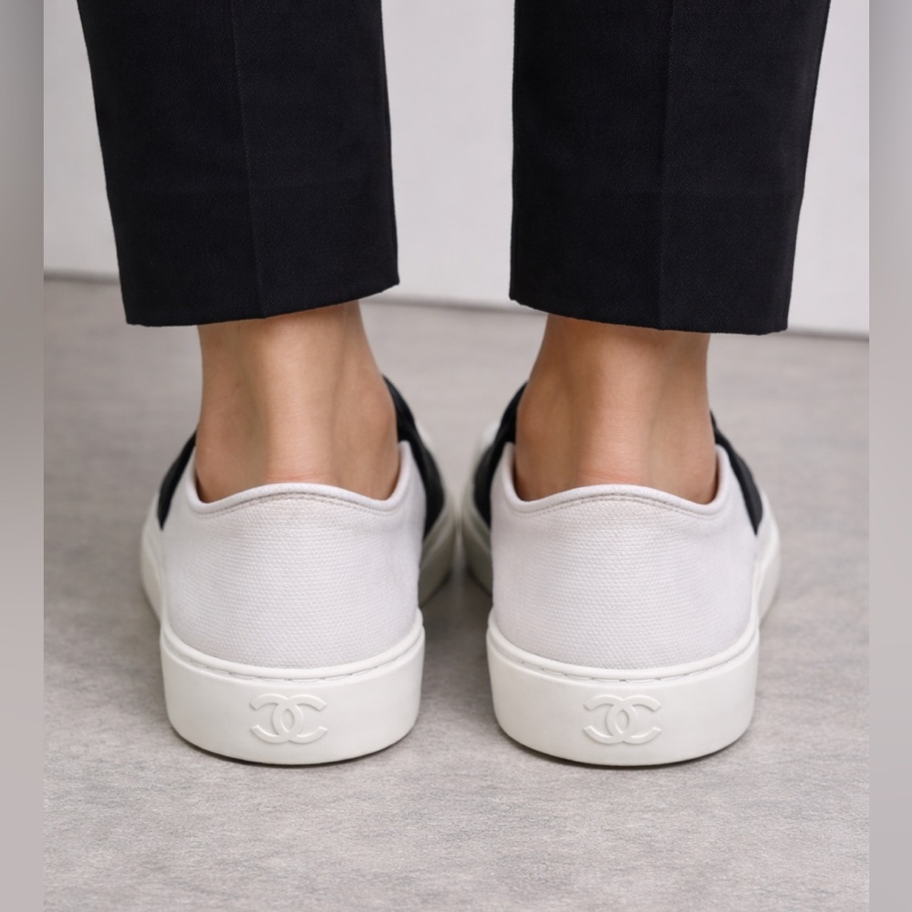 Chanel Black & White Leather Slip-On Sneakers 2016 Karl Lagerfeld Era Size 38.5 - Picture 2 of 16